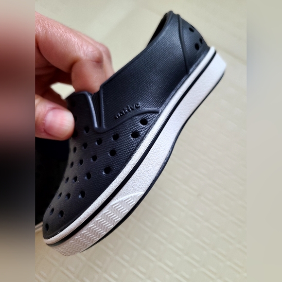 Native Shoes🖤 - Picture 7 of 9